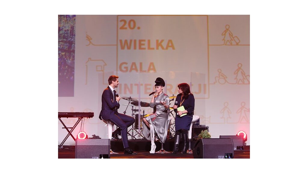 Viktoria Modesta podczas wywiadu
