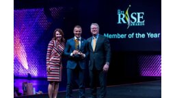 Wojciech Liszka Member of the Year RISE Awards. fot. Meeting Professionals International / FB