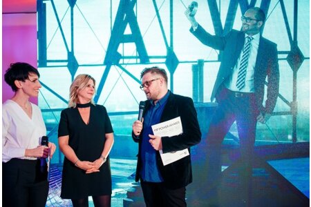 Wernisaż zdjęć zwycięzców Power12 autorstwa Szymona Kobusińskiego podczas MP Power Day. fot. Bartko Dębkowski