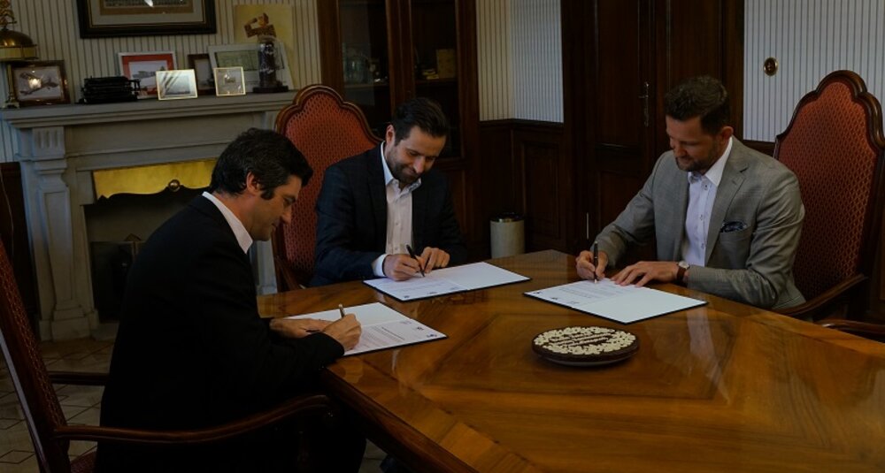 Dariusz Andrian (prezes zarządu SAR), Maciej Herman (dyrektor zarządzający Lotte Wedel), Mateusz Gerałtowski (prezes PSML)