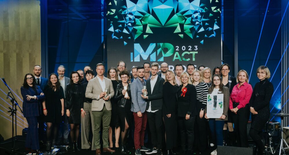 Zwycięzcy, finaliści i kapituła pierwszej edycji MP Impact Awards. fot. Ewa Witak