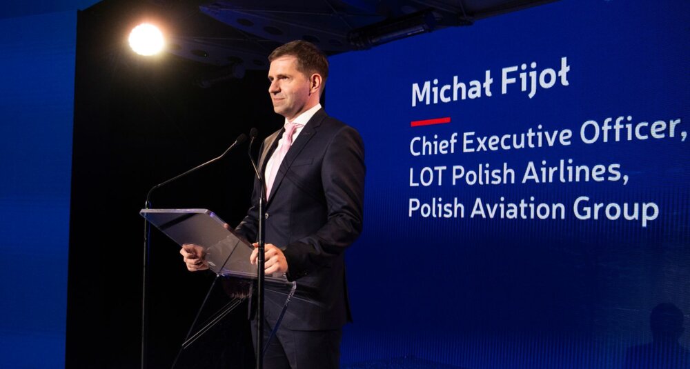 Michał Fijoł, prezes zarządu PLL LOT, podczas prezentacji strategii narodowego przewoźnika na lata 2024 - 2028
