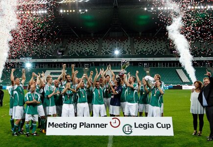MP Legia Cup 2013: Piłkarski pojedynek zakończył się remisem 1:1, a o ostatecznym zwycięstwie drużyny Klientów zadecydowały rzuty karne (3:1)