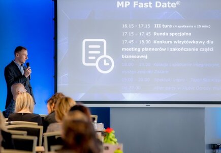 Zasady MP Fast Date wyjaśnia Piotr Piasecki, MeetingPlanner.pl. Prezentacje i grafiki na wydarzenie przygotowała Outframe.