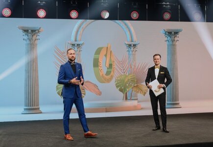Krzysztof Celuch, przewodniczący jury konkursu, i Robert Jarek MC ceremonii. fot. Ewa Wiitak