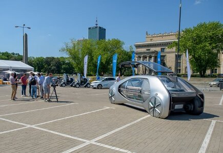 Pokaz jazdy pojazdu autonomicznego Renault EZ-GO