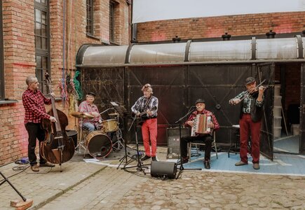 Koncert Orkiestry z Chmielnej na Patio Białostockiej 22