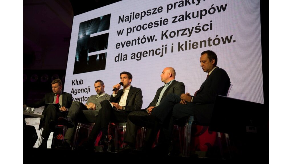 Uczestnicy panelu: Paweł Tyszkiewicz (SKM SAR), Szymon Walkiewicz (Walk), Mariusz Pleban (Multi Communications), Rafał Mielczarek (Carlsberg Polska), Tomasz Przybylski (PLL LOT). Fot. Tatiana Pałucka
