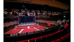Zwiedzanie obiektów – Centrum Spotkania Kultur, sala koncertowa