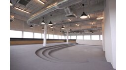 Smolna 8 Studio, w którym w latach 60. i 70. mieściła się kawiarnia Akropol, prowadzi obecnie Paweł Wiernik.