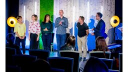 Przedstawienie przygotowane przez grupę aktorów – improwizatorów, którzy spontanicznie tworzą na oczach widzów wymyśloną rzeczywistość, wzbudziło wiele emocji