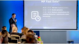 Zasady MP Fast Date wyjaśnia Piotr Piasecki, MeetingPlanner.pl. Prezentacje i grafiki na wydarzenie przygotowała Outframe.