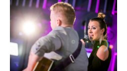 Wieczór integracyjny podczas MP Fast Date®. Występ jazzowego duetu Anseby Music fot. Robert A. Szarapka, PHOTOholic.pl