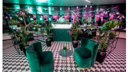Poziom 2. Trybuny Honorowej przeznaczony był przede wszystkim na strefę cateringową przygotowaną przez Belvedere Catring by Design oraz strefy partnerów w tym Ogród Tanqueray No. TEN
