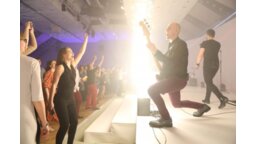 Stage Fever podkręca temperaturę każdego wydarzenia, o czym świadczy zawsze pełen parkiet roztańczonych gości.