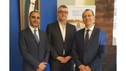 Kierownictwo ETC - od lewej: Eduardo Santander (dyrektor wykonawczy), Peter De Wilde (prezes), Robert Andrzejczyk (wiceprezes).