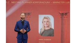 Podczas finału prezentowane były nominacje we wszystkich kategoriach. Krzysztof Celuch na scenie w Brill AV Media. fot. Ewa Wiitak