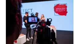 Studio oraz live streaming realizowała 35-osobowa ekipa techniczna.