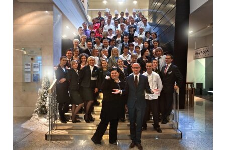 Zespół IBB Andersiaz dyrektorem hotelu Marcinem Woźniakiem na czele.