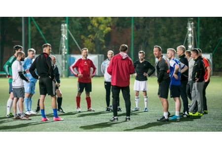 Drużyna Agencji Eventowych podczas treningu przed MP Legia Cup 2017. fot. Robert Szarapka