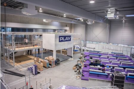Poznań Game Arena - strefa Paly podczas montażu