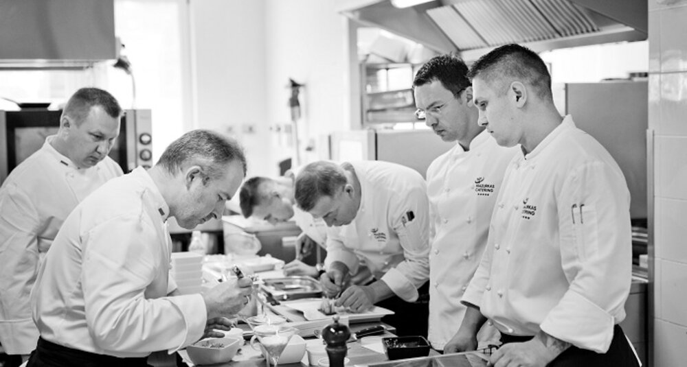 Arkadiusz Zuchmański z zespołem Mazurkas Catering 360°