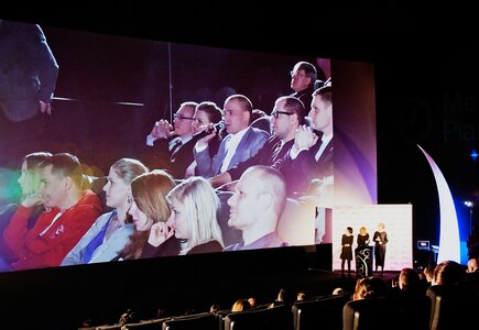 MP movie Multikino: Trzy miasta, przekaz na żywo i Poradnik pozytywnego myślenia. Zdjęcia z Warszawy