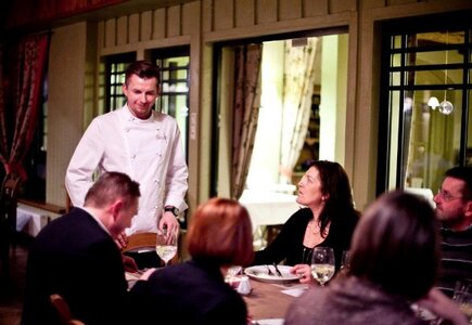 Kolacja z Karolem Okrasą i Piwnicą Wybornych Win w Siedlisku Morena